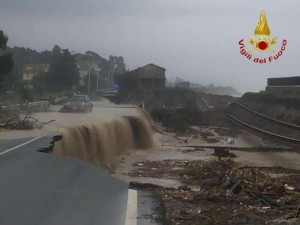 Maltempo: Calabria; 600 mm pioggia in 48 ore, vento 80 km/h